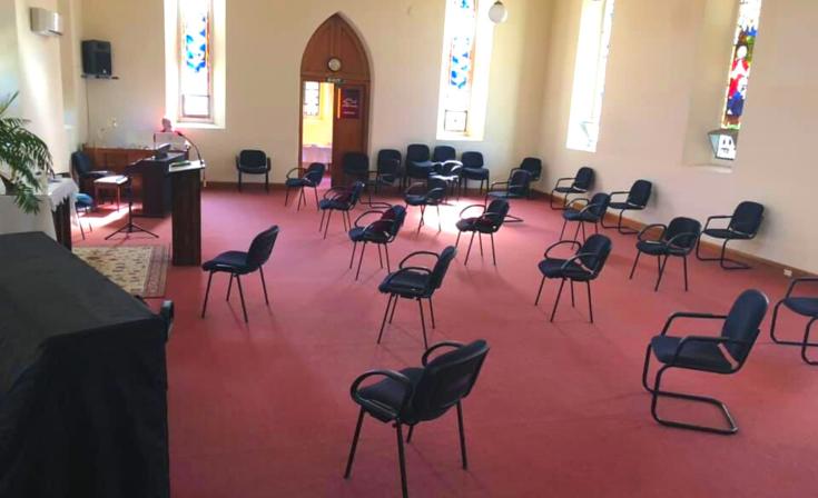 Maitland Uniting Church practising social distancing (Ann Phillips)